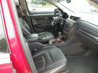 2013 Chevrolet Traverse LT   - Photo 3 - Chandler, IN 47610