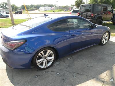 2012 Hyundai Genesis Coupe 3.8   - Photo 3 - Chandler, IN 47610