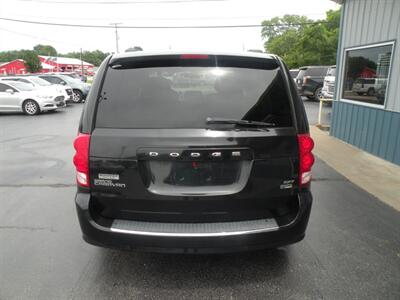 2014 Dodge Grand Caravan SXT   - Photo 4 - Chandler, IN 47610