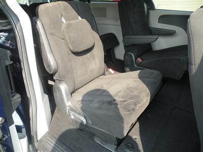 2013 Dodge Grand Caravan SXT   - Photo 4 - Chandler, IN 47610
