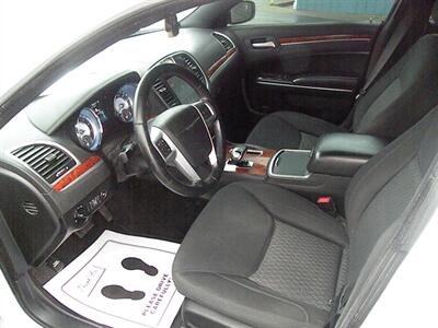 2014 Chrysler 300 Series Touring   - Photo 4 - Chandler, IN 47610