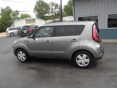 2015 Kia Soul   - Photo 1 - Chandler, IN 47610