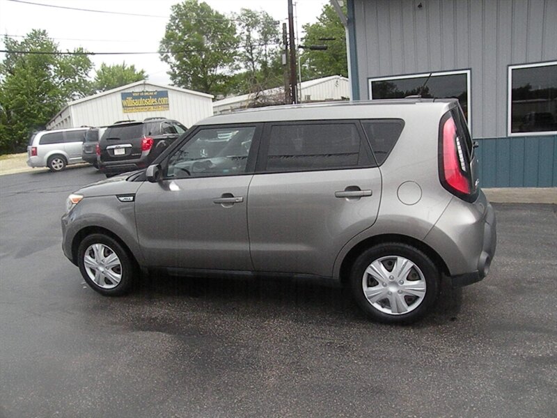 2015 Kia Soul   - Photo 1 - Chandler, IN 47610