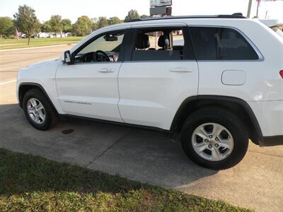 2015 Jeep Grand Cherokee Laredo E   - Photo 2 - Chandler, IN 47610