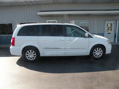 2016 Chrysler Town & Country Touring   - Photo 3 - Chandler, IN 47610