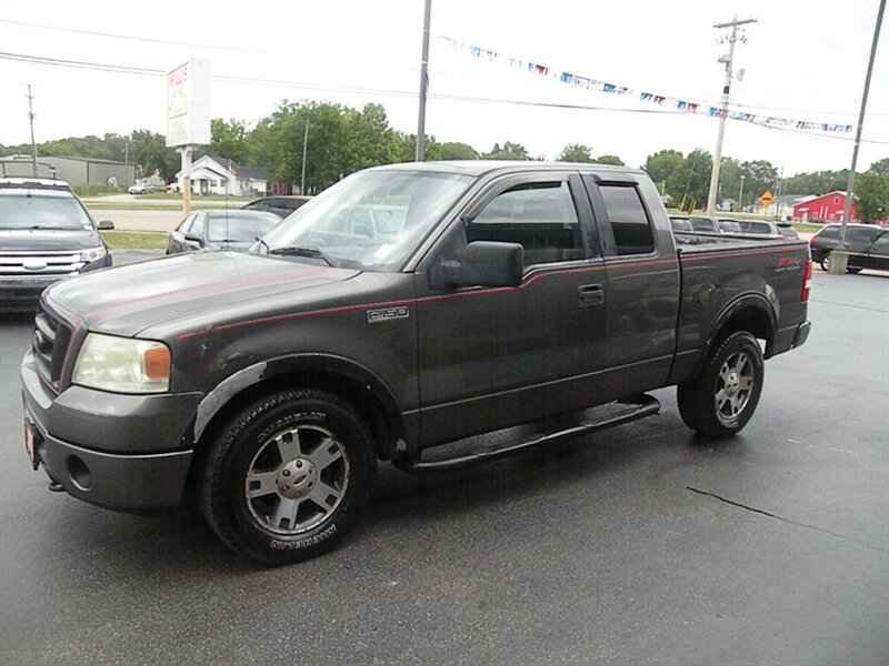 2006 Ford F-150 XLT   - Photo 1 - Chandler, IN 47610