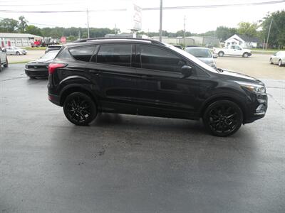 2019 Ford Escape SE   - Photo 2 - Chandler, IN 47610