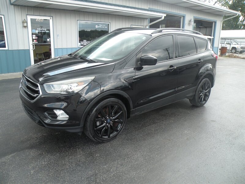 2019 Ford Escape SE   - Photo 1 - Chandler, IN 47610
