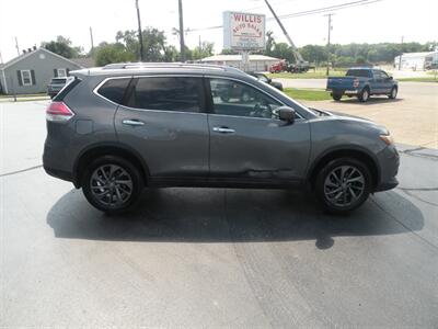 2016 Nissan Rogue SV   - Photo 4 - Chandler, IN 47610
