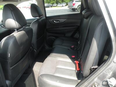 2016 Nissan Rogue SV   - Photo 7 - Chandler, IN 47610