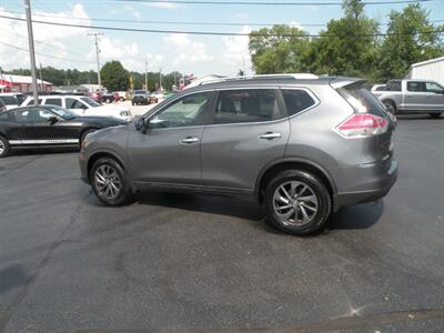 2016 Nissan Rogue SV   - Photo 2 - Chandler, IN 47610