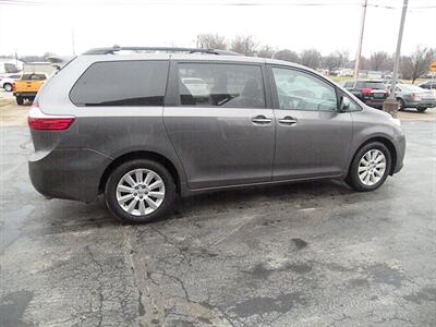 2015 Toyota Sienna XLE 7-Passenger   - Photo 5 - Chandler, IN 47610
