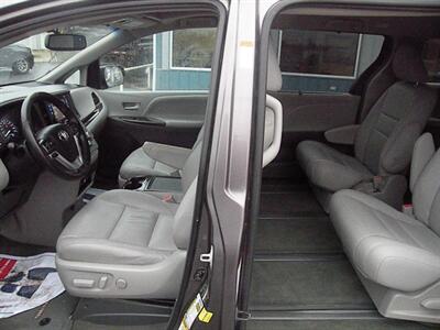 2015 Toyota Sienna XLE 7-Passenger   - Photo 4 - Chandler, IN 47610