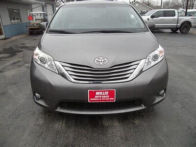 2015 Toyota Sienna XLE 7-Passenger   - Photo 2 - Chandler, IN 47610