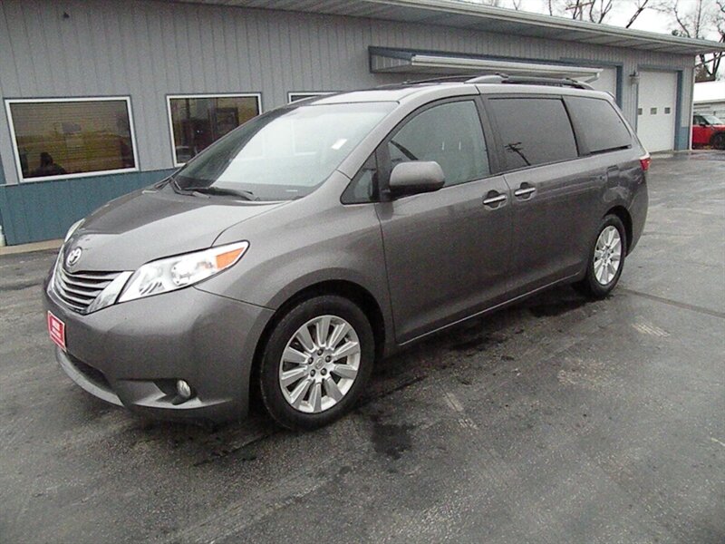 2015 Toyota Sienna XLE 7-Passenger  