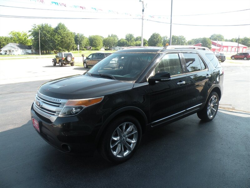 2015 Ford Explorer XLT   - Photo 1 - Chandler, IN 47610
