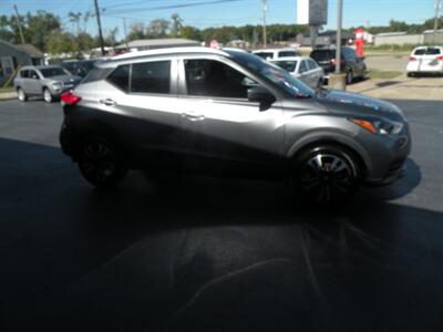 2018 Nissan Kicks SV   - Photo 2 - Chandler, IN 47610