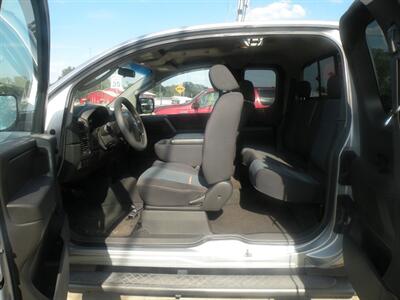 2005 Nissan Titan SE   - Photo 6 - Chandler, IN 47610