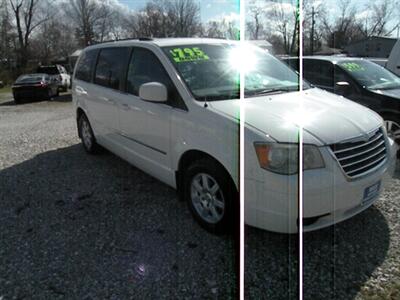 2010 Chrysler Town & Country Touring   - Photo 1 - Chandler, IN 47610