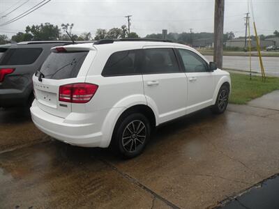 2018 Dodge Journey SE   - Photo 3 - Chandler, IN 47610