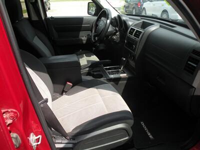 2008 Dodge Nitro SXT   - Photo 5 - Chandler, IN 47610