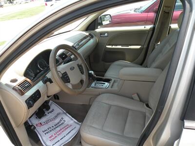 2006 Ford Five Hundred SEL   - Photo 2 - Chandler, IN 47610