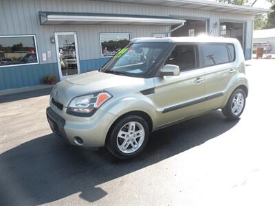 2011 Kia Soul +   - Photo 2 - Chandler, IN 47610