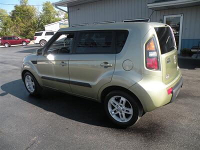 2011 Kia Soul +   - Photo 3 - Chandler, IN 47610