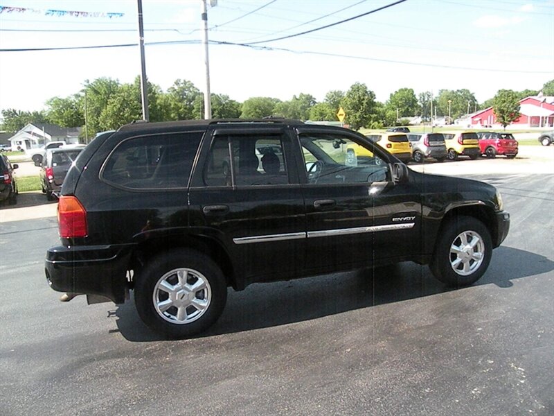 2006 GMC Envoy SLE   - Photo 1 - Chandler, IN 47610