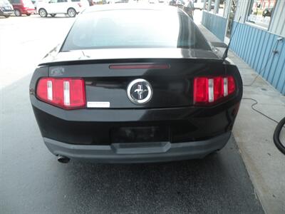2011 Ford Mustang V6 Premium   - Photo 3 - Chandler, IN 47610