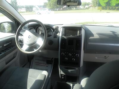 2010 Dodge Grand Caravan Hero   - Photo 4 - Chandler, IN 47610