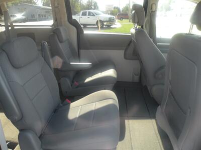 2010 Dodge Grand Caravan Hero   - Photo 3 - Chandler, IN 47610