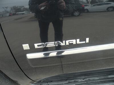 2009 GMC Yukon Denali   - Photo 6 - Chandler, IN 47610