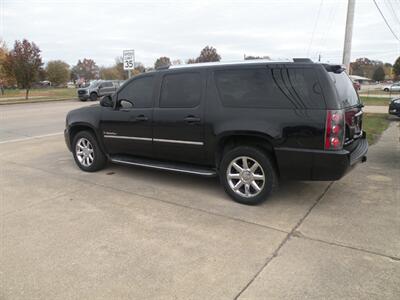 2009 GMC Yukon Denali   - Photo 3 - Chandler, IN 47610
