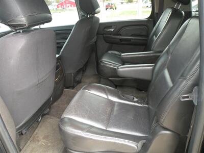 2009 GMC Yukon Denali   - Photo 4 - Chandler, IN 47610