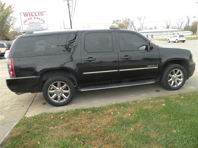 2009 GMC Yukon Denali   - Photo 2 - Chandler, IN 47610