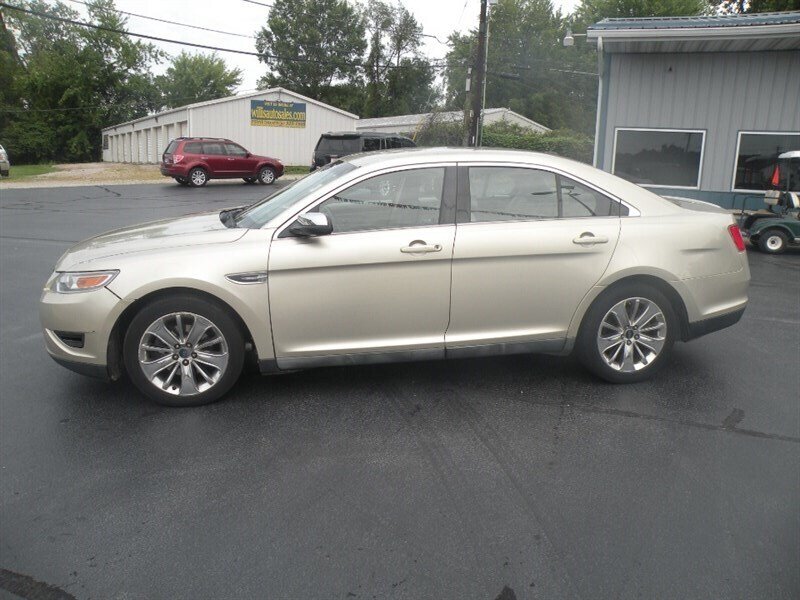 2011 Ford Taurus Limited   - Photo 1 - Chandler, IN 47610