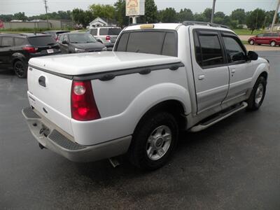 2002 Ford Explorer Sport Trac Value   - Photo 1 - Chandler, IN 47610