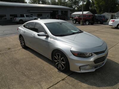 2018 Chevrolet Malibu LT   - Photo 2 - Chandler, IN 47610