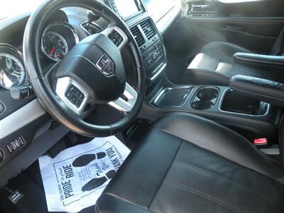 2017 Dodge Grand Caravan GT   - Photo 3 - Chandler, IN 47610