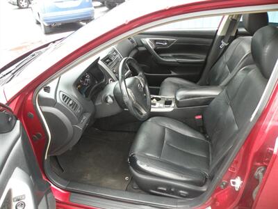 2013 Nissan Altima 2.5 SL   - Photo 4 - Chandler, IN 47610