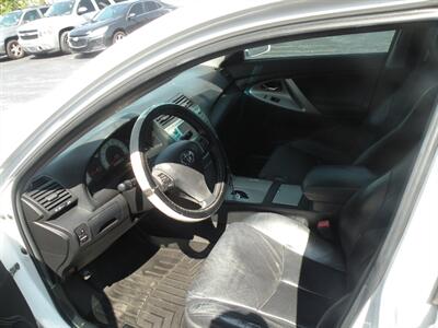 2009 Toyota Camry LE V6   - Photo 4 - Chandler, IN 47610