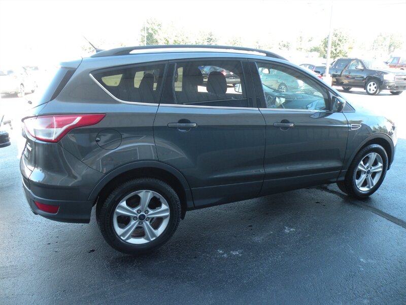 2016 Ford Escape SE   - Photo 1 - Chandler, IN 47610