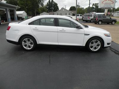 2018 Ford Taurus SE   - Photo 4 - Chandler, IN 47610