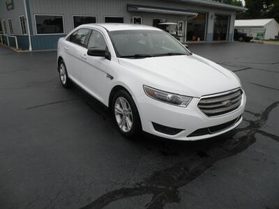 2018 Ford Taurus SE   - Photo 3 - Chandler, IN 47610