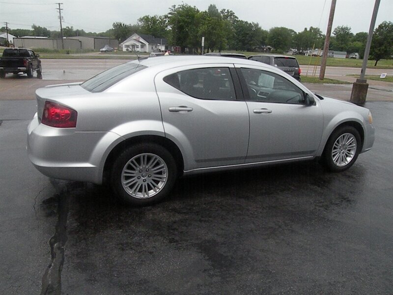 2012 Dodge Avenger SE   - Photo 1 - Chandler, IN 47610