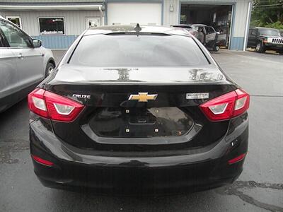 2018 Chevrolet Cruze LS Auto   - Photo 6 - Chandler, IN 47610