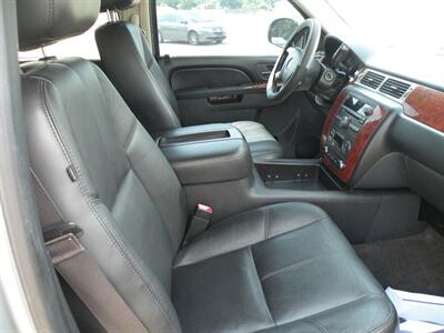 2013 Chevrolet Tahoe LT   - Photo 3 - Chandler, IN 47610