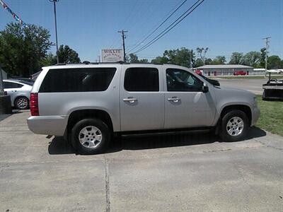 2009 Chevrolet Suburban LT   - Photo 1 - Chandler, IN 47610