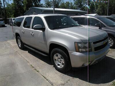 2009 Chevrolet Suburban LT   - Photo 2 - Chandler, IN 47610